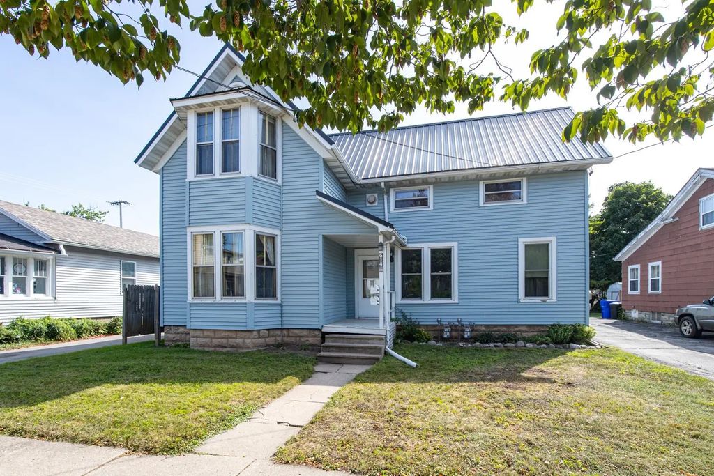 614 N Superior Street, APPLETON