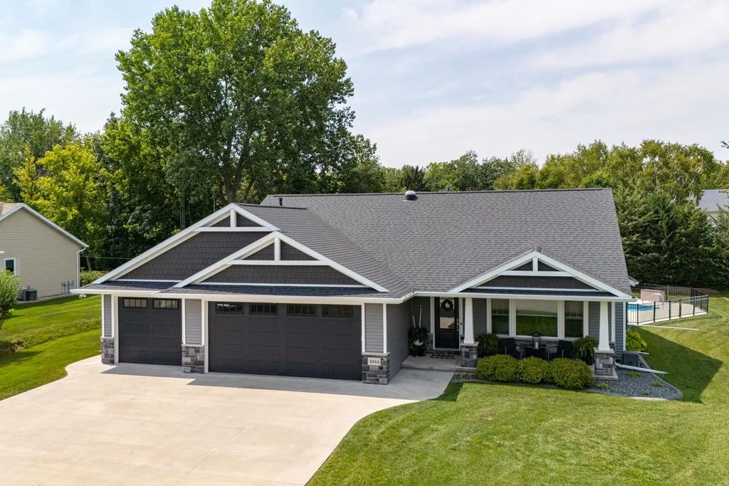 4944 Ormand Beach Court, OSHKOSH