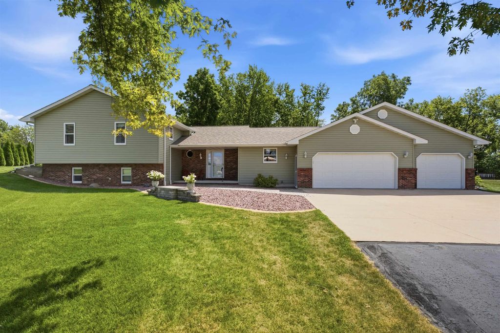 W6817 Appletree Court, GREENVILLE
