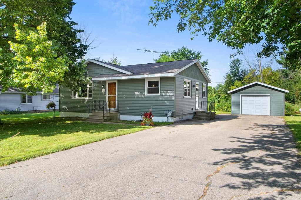 N5643 N Franklin Street, SHAWANO