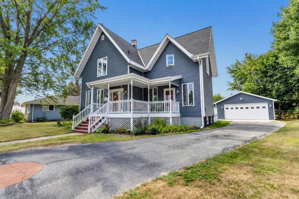 405 Superior Avenue, OCONTO