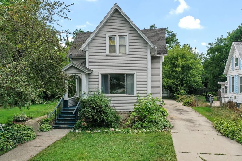 1240 S Jackson Street, GREEN BAY