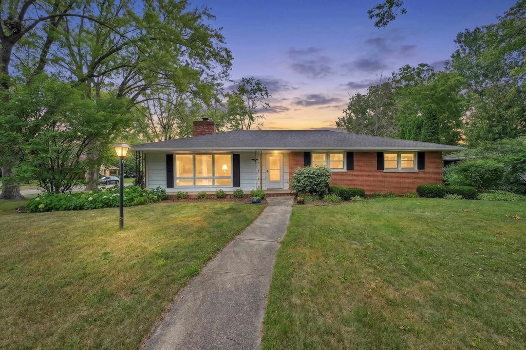 141 Custer Court, GREEN BAY