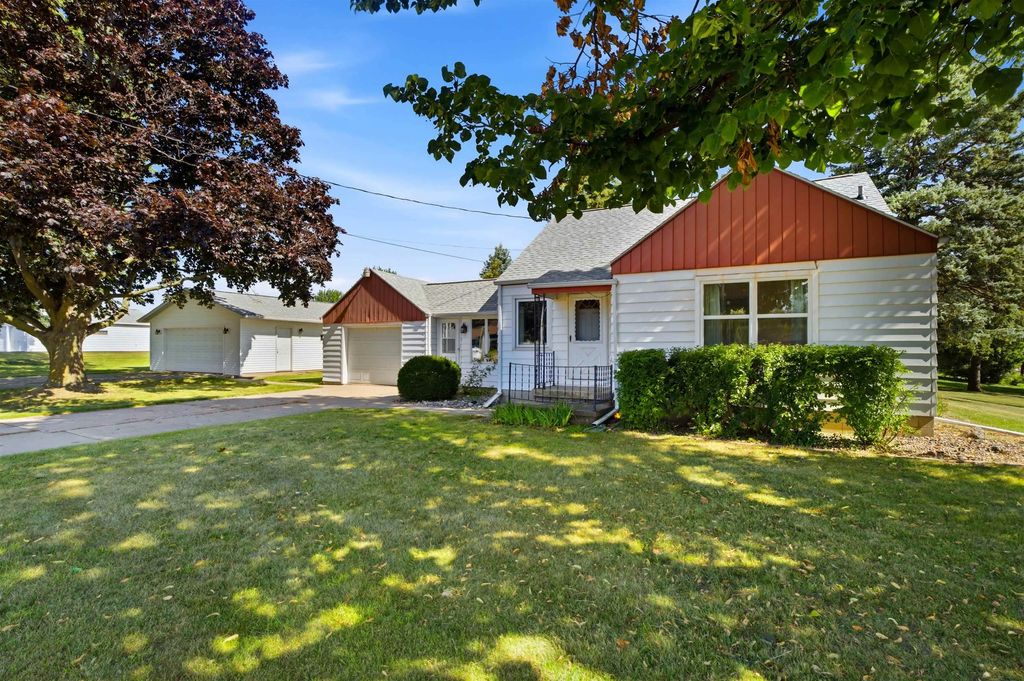 W6444 Greenville Drive, GREENVILLE