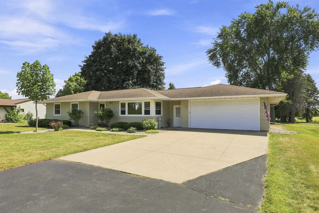 4521 W Capitol Drive, APPLETON