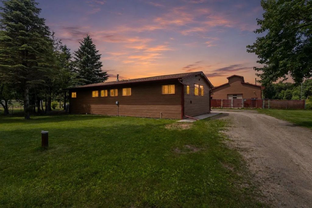 7980 County Road E, OCONTO FALLS