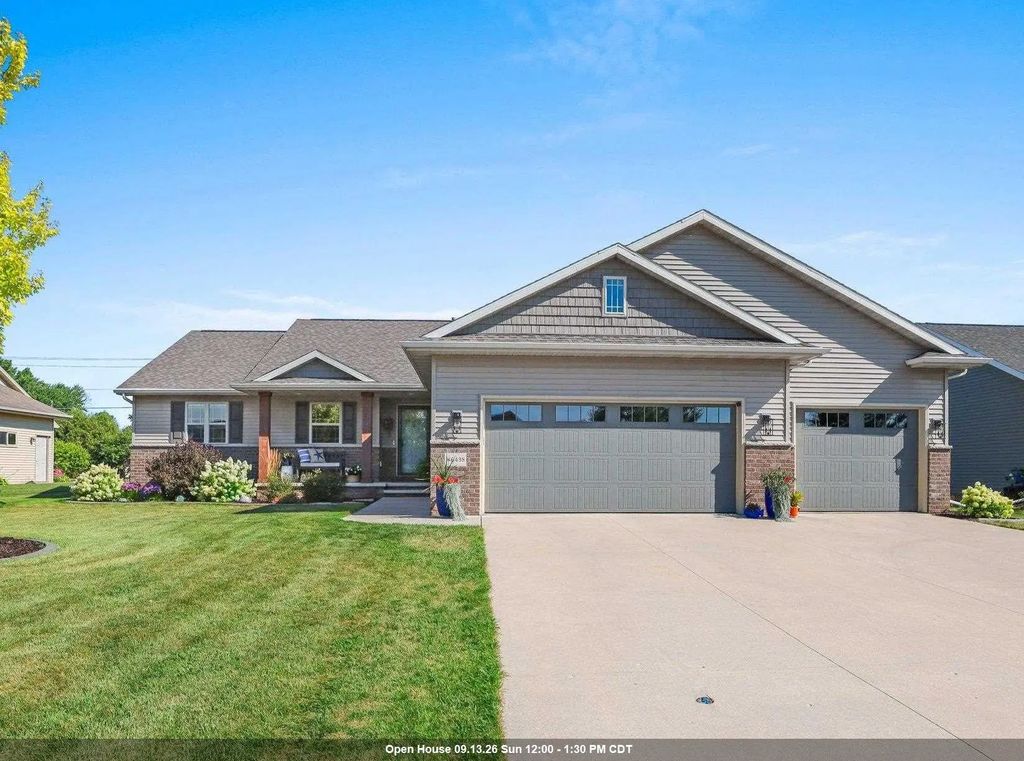 W6438 Sawtooth Street, MENASHA