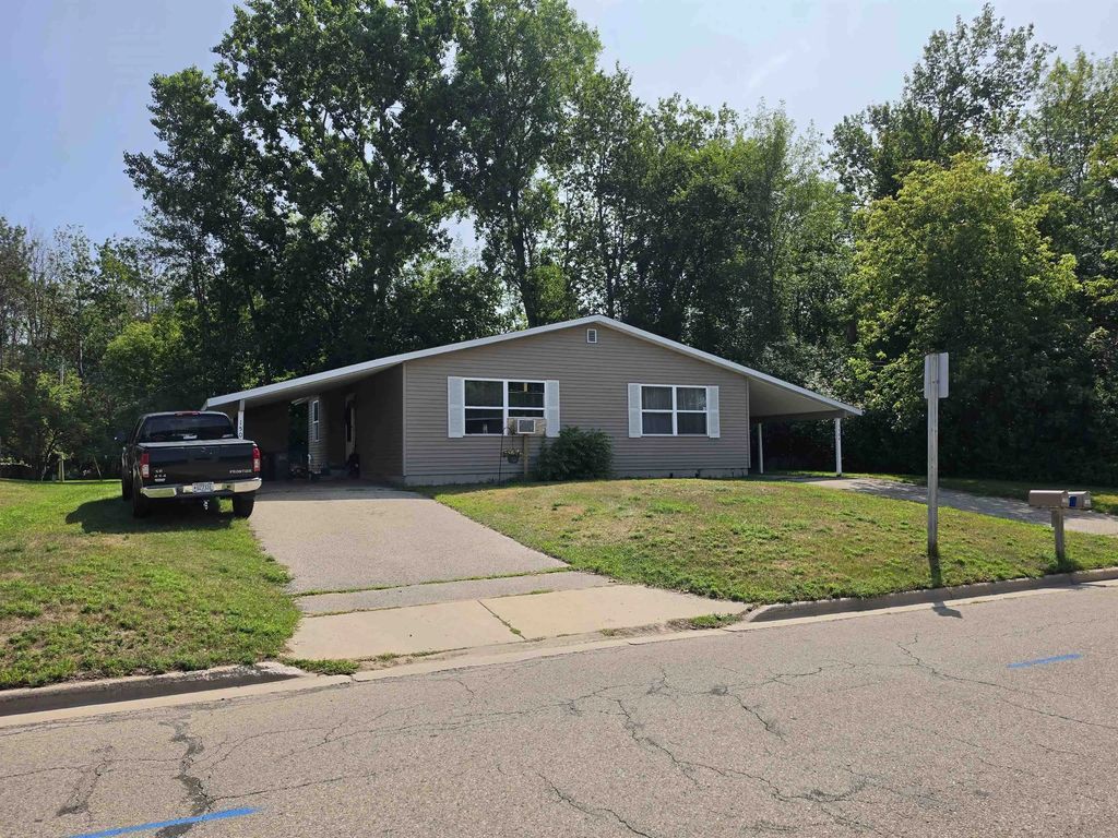 1504 Superior Avenue, OCONTO