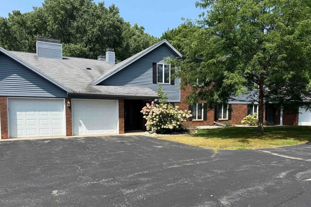 2935 Mossy Oak Circle, GREEN BAY