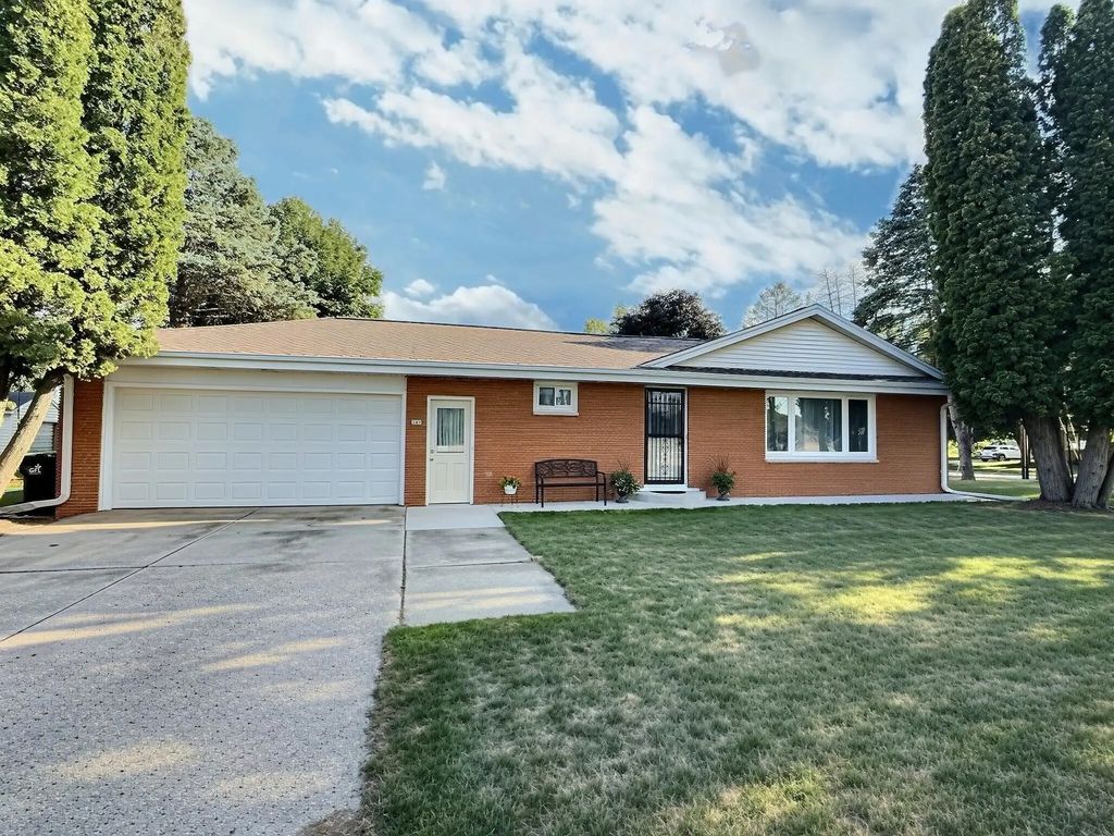 247 W Menasha Avenue, WHITELAW