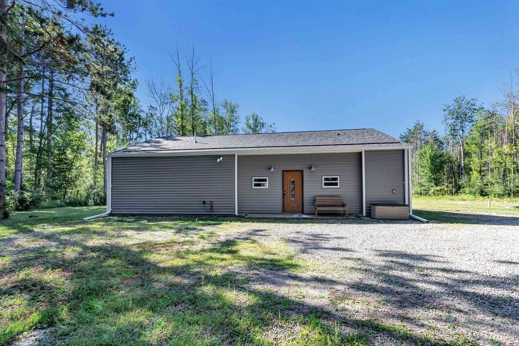 3841 Sampson Road, LITTLE SUAMICO