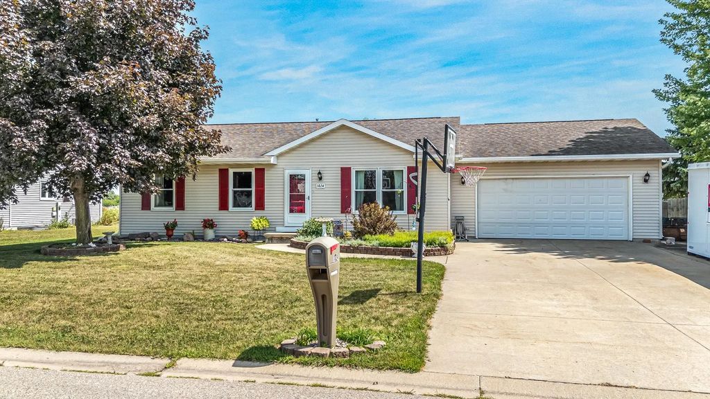 1024 Calypso Drive, WINNECONNE