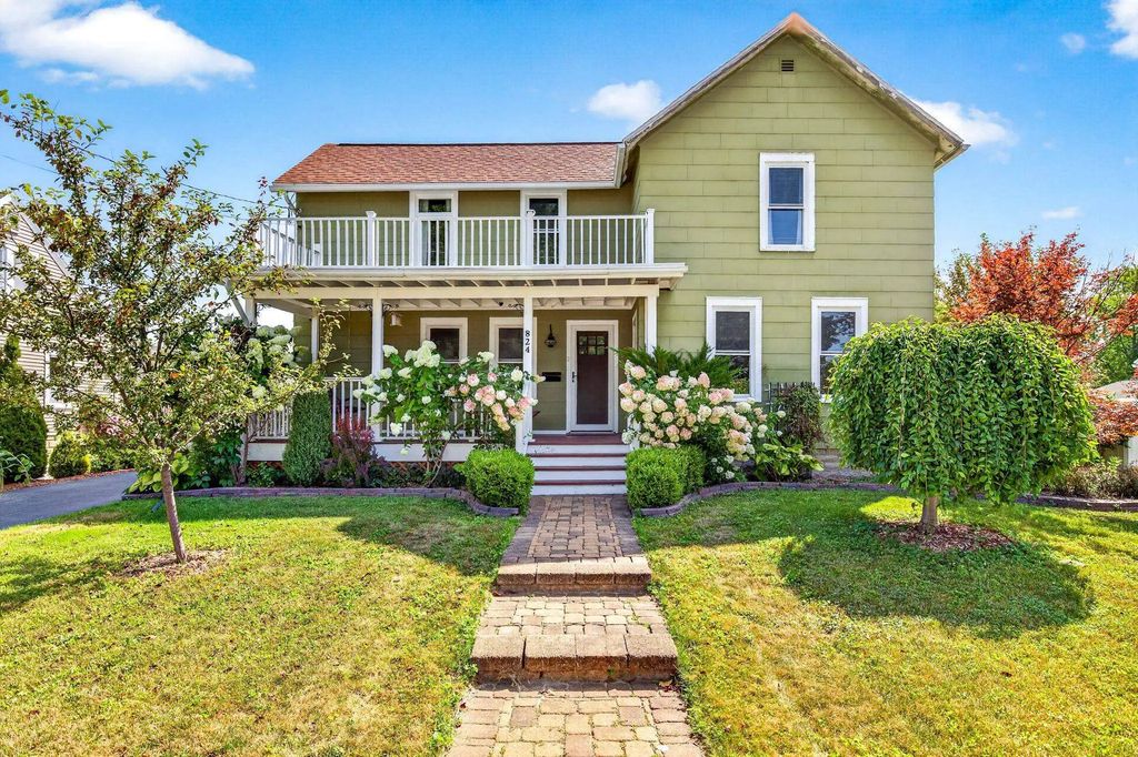824 S Weimar Street, APPLETON
