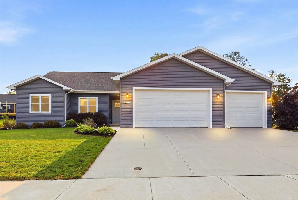 1616 Orchard Drive, KAUKAUNA