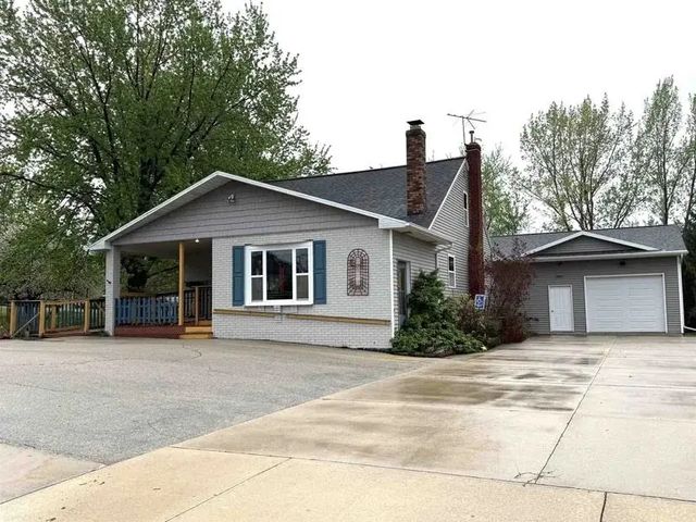 2654 Continental Drive, GREEN BAY