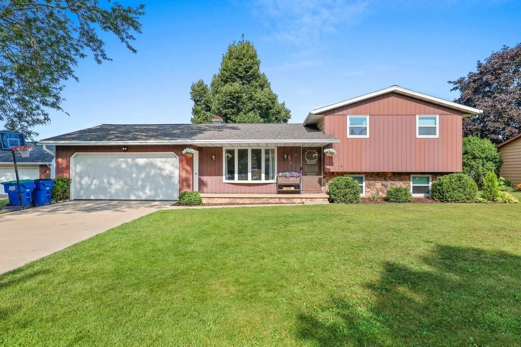 2016 Baltic Terrace, GREEN BAY