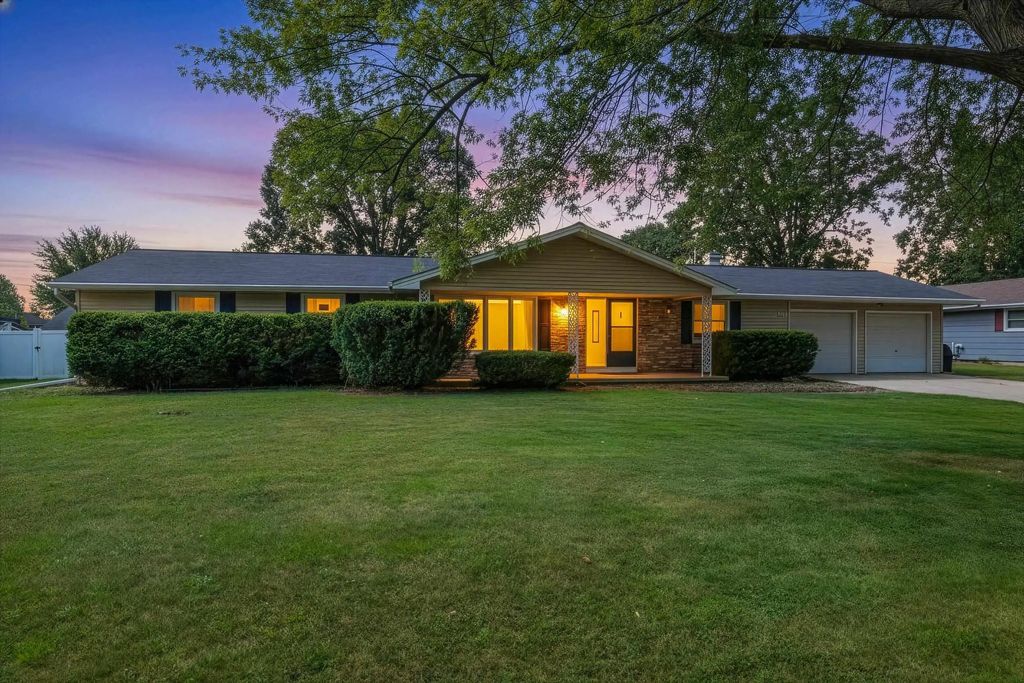 1327 Skylark Lane, GREEN BAY
