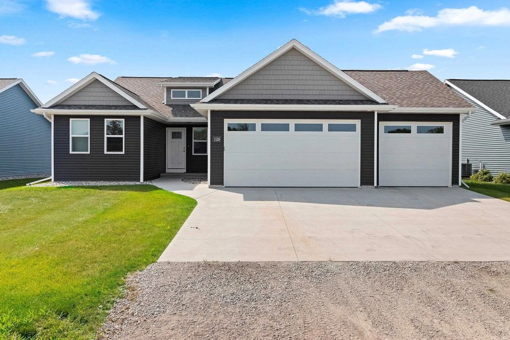 1526 Freedom Meadows Drive, NEENAH