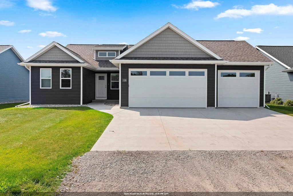 1526 Freedom Meadows Drive, NEENAH