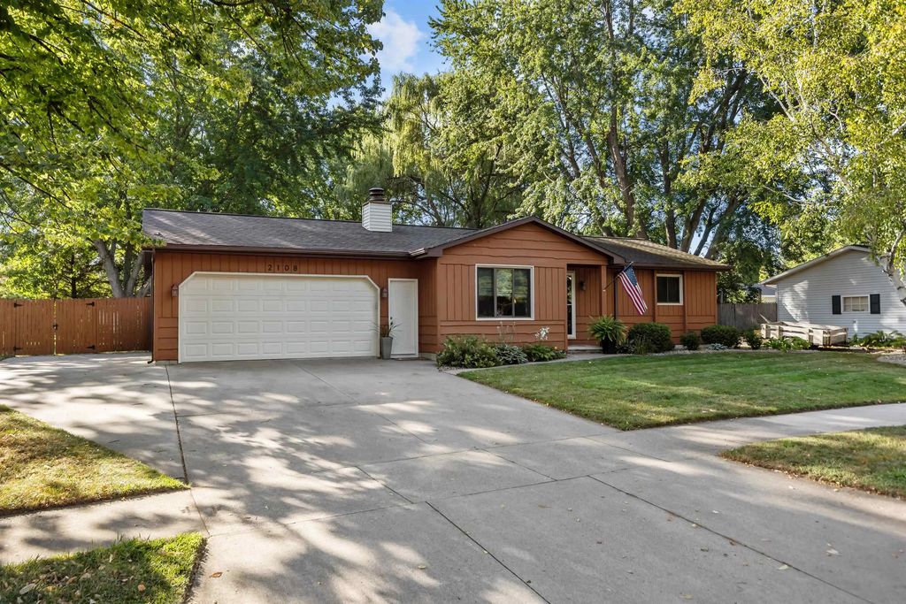 2108 S Horizon Drive, APPLETON