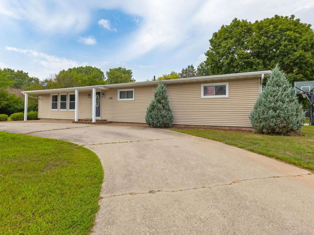 1900 30th Avenue, MENOMINEE