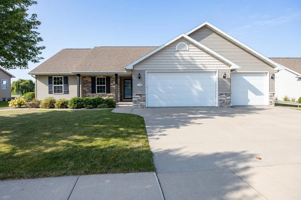 1124 Bobby Court, APPLETON