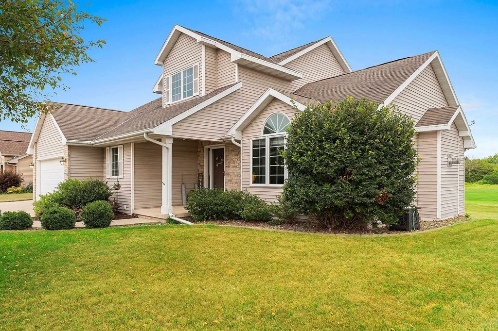 465 Winding Waters Way, DE PERE