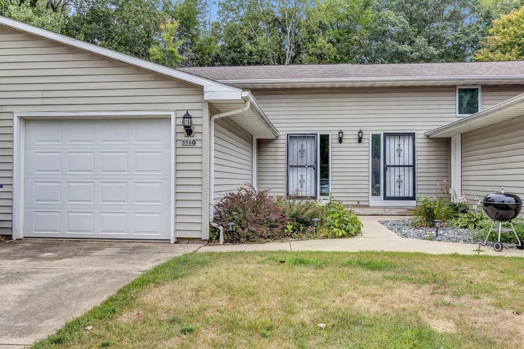 3560 S Timber Trail 3, SUAMICO