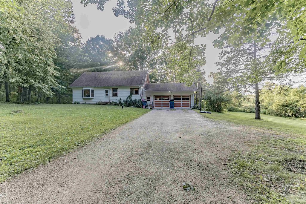 W7310 Hillside Drive, SHAWANO