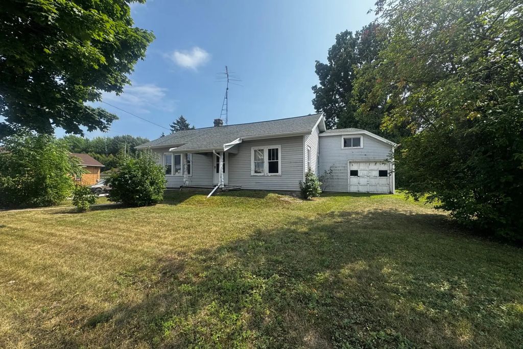 1601 Dewey Street, MANITOWOC