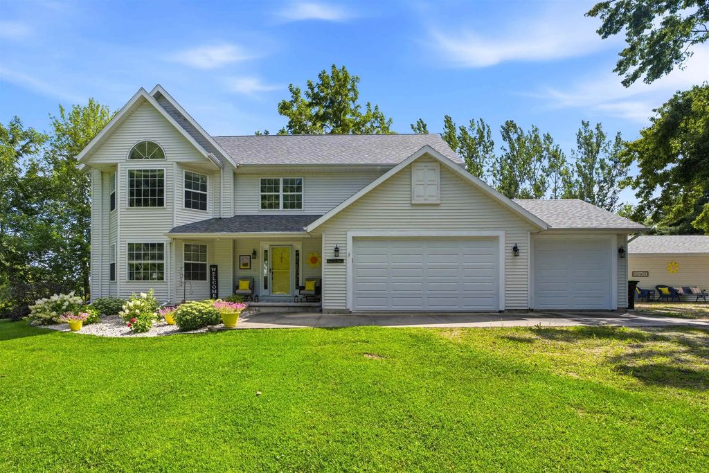 E5179 County Road B, MANAWA