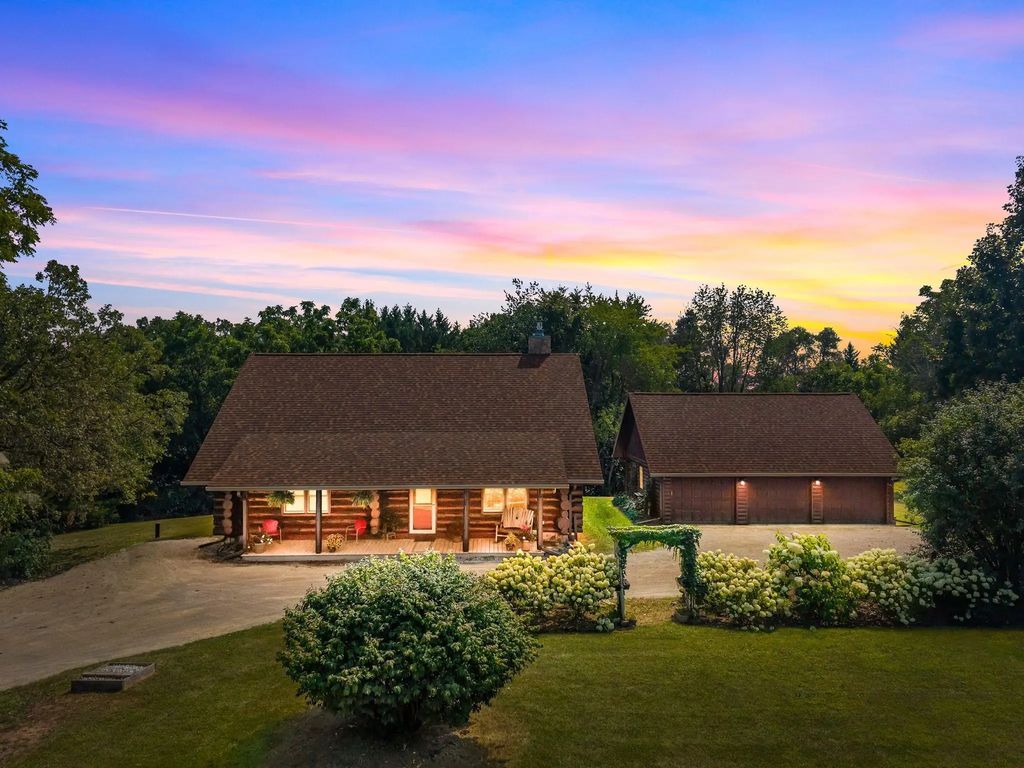 5005 Breezewood Lane, WINNECONNE
