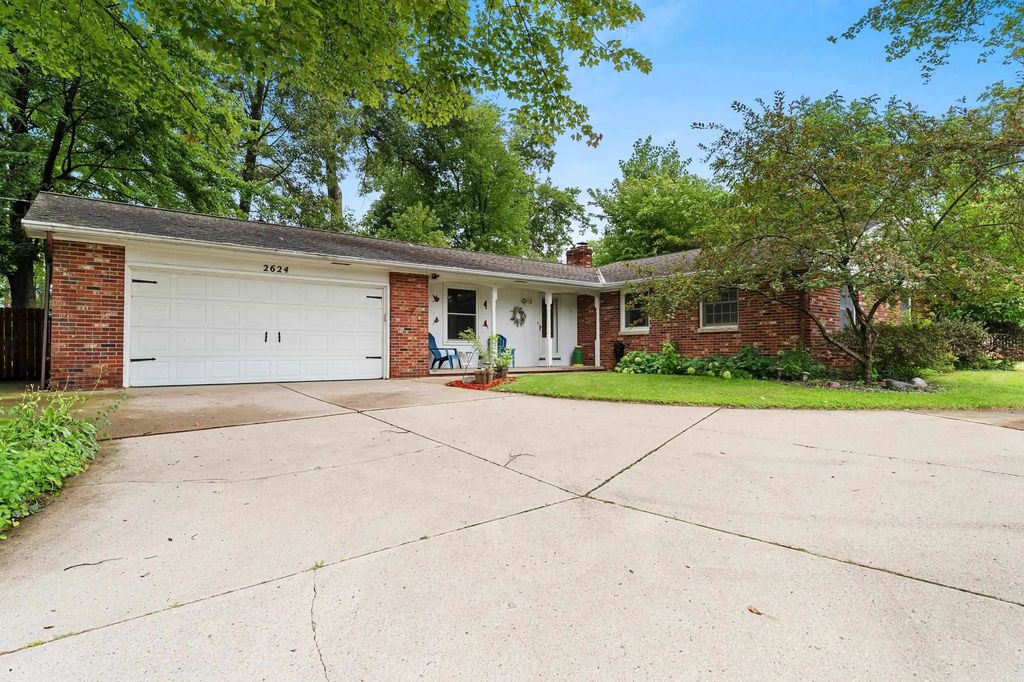 2624 Oakwood Drive, GREEN BAY
