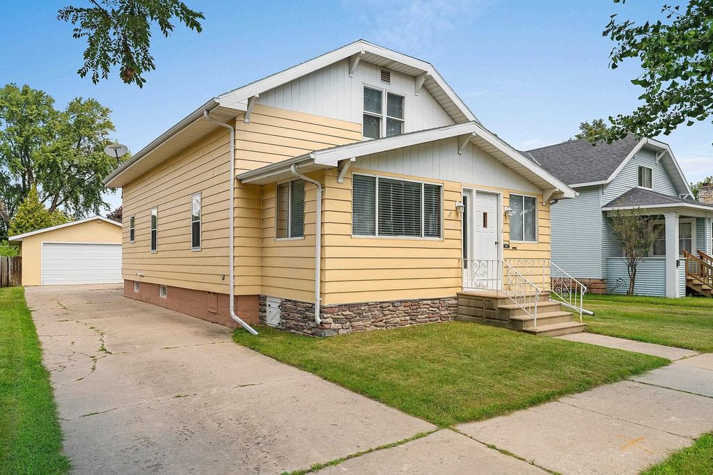 1551 Cedar Street, GREEN BAY
