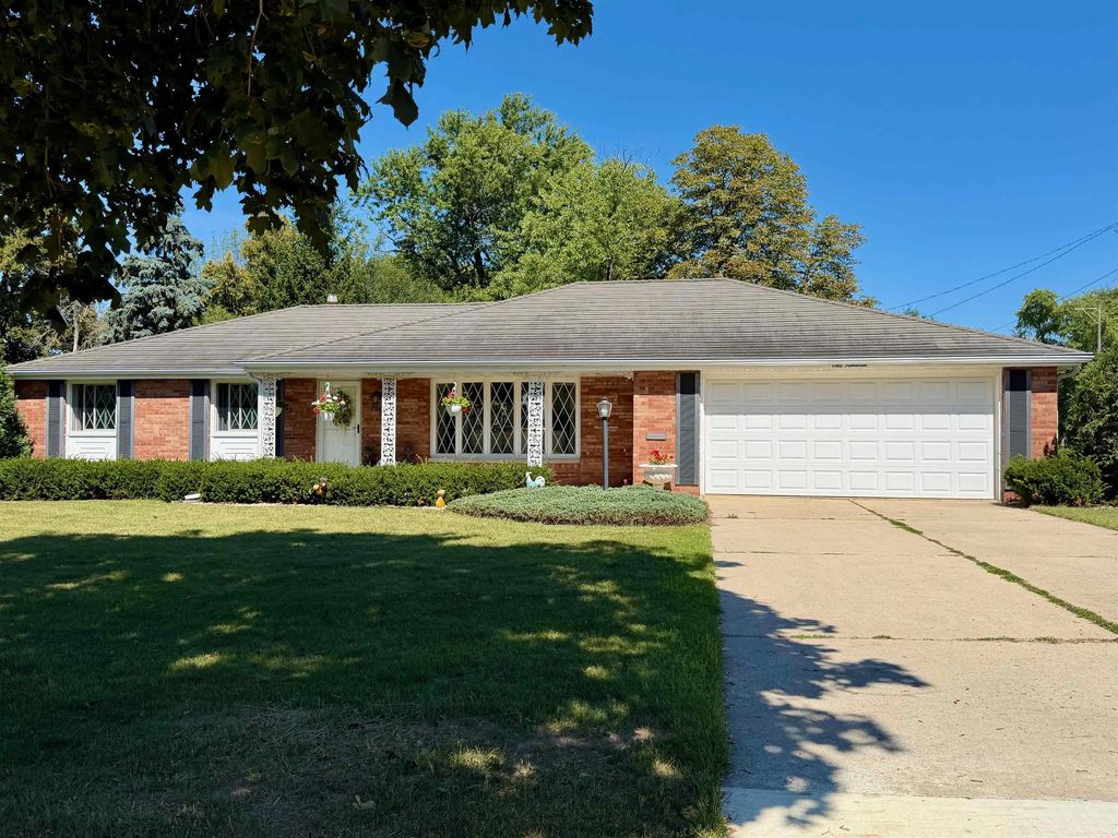 100 St Francis Drive, GREEN BAY