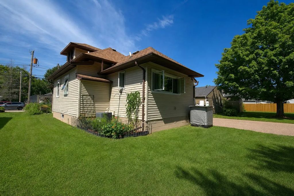 129 Plummer Avenue, NEENAH