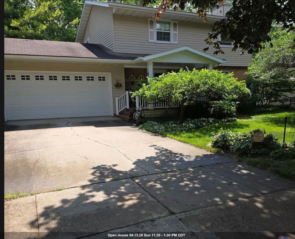 1222 S Park Avenue, NEENAH