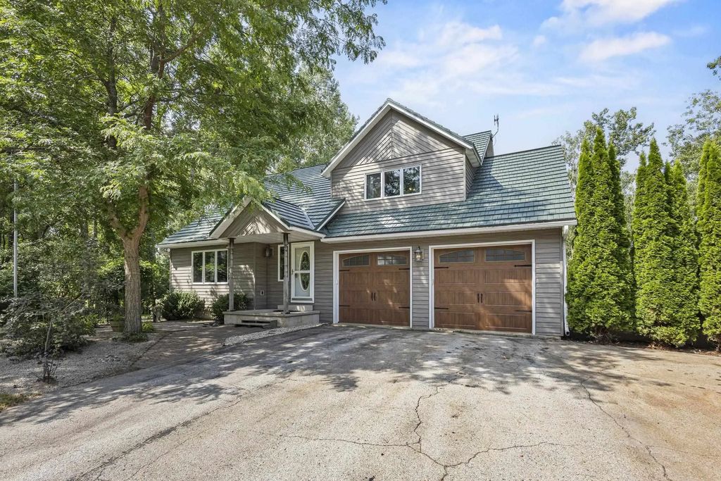 3007 Longview Lane, SUAMICO
