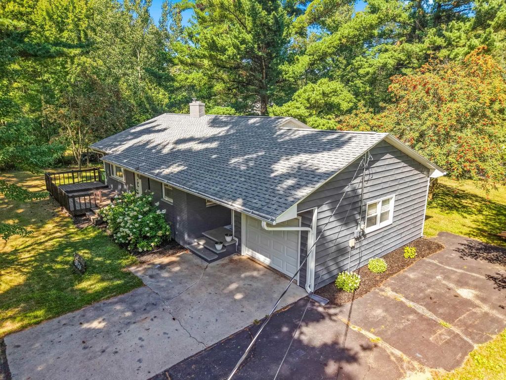 3136 Flintville Road, SUAMICO