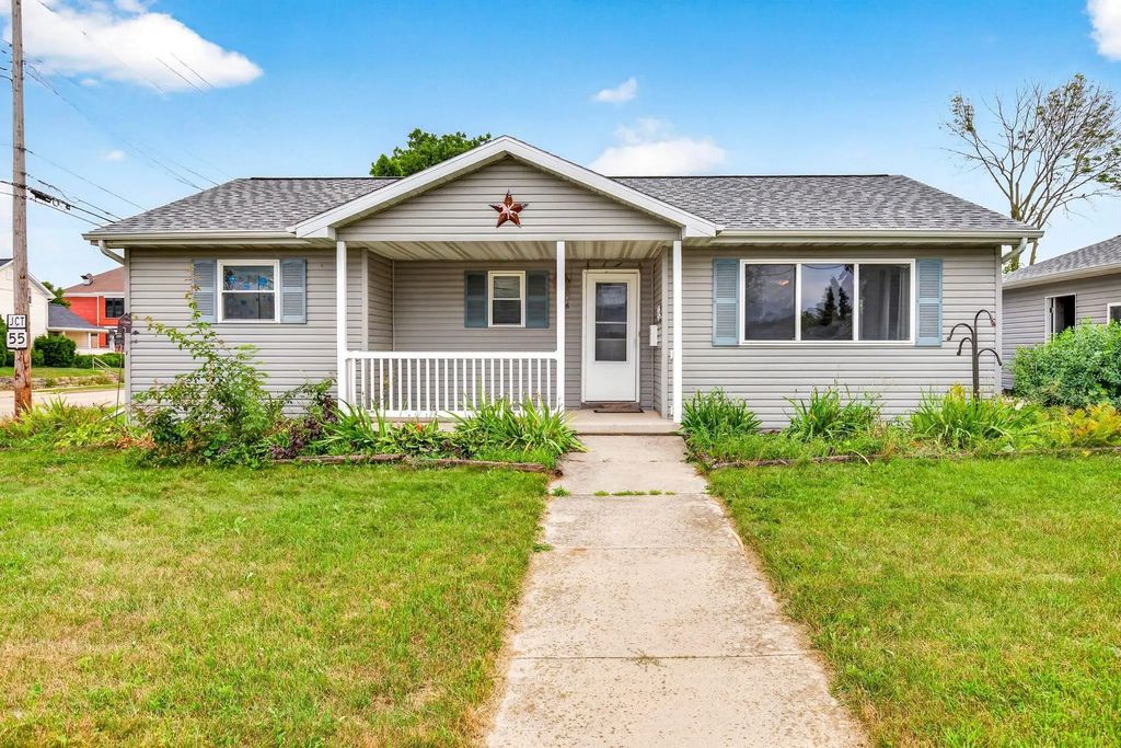 416 Desnoyer Street, KAUKAUNA
