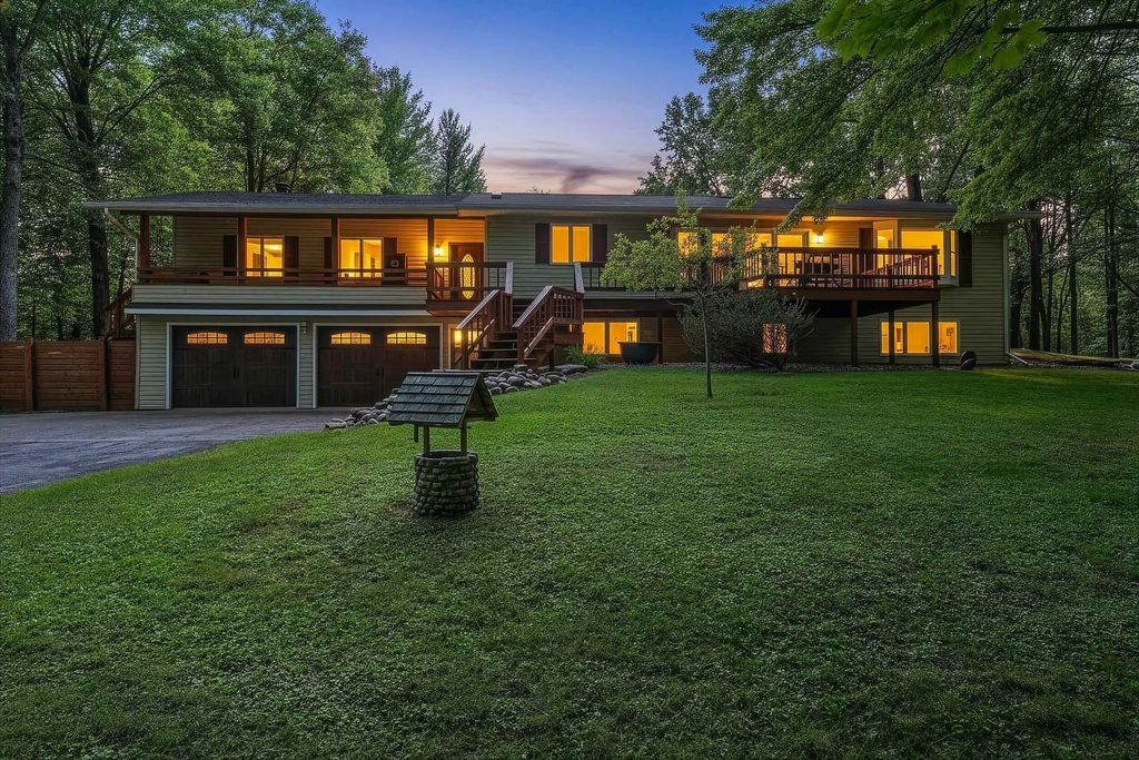 W6867 Curt Black Road, SHAWANO