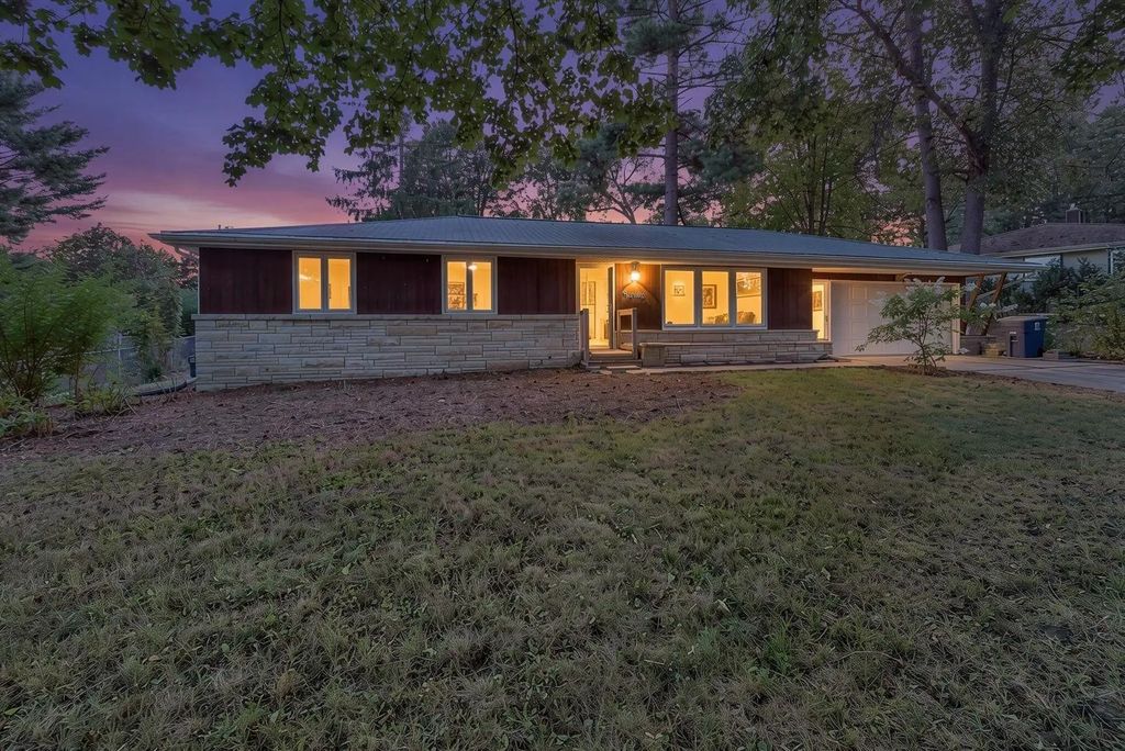 1669 Forest Glen Drive, GREEN BAY