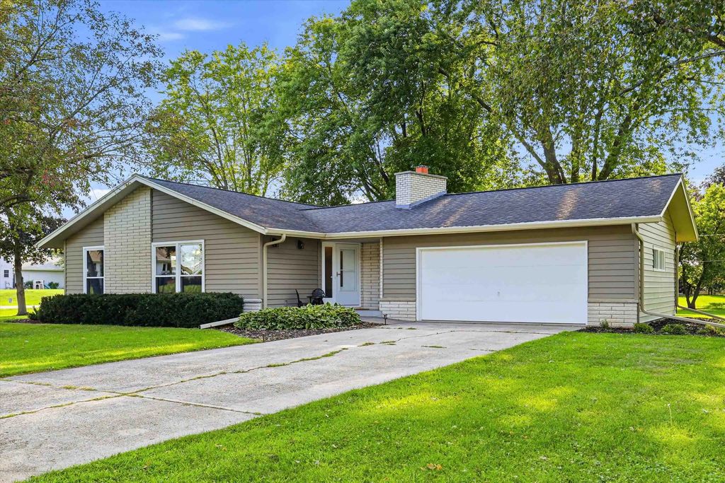 N7104 Leonard Drive, FOND DU LAC