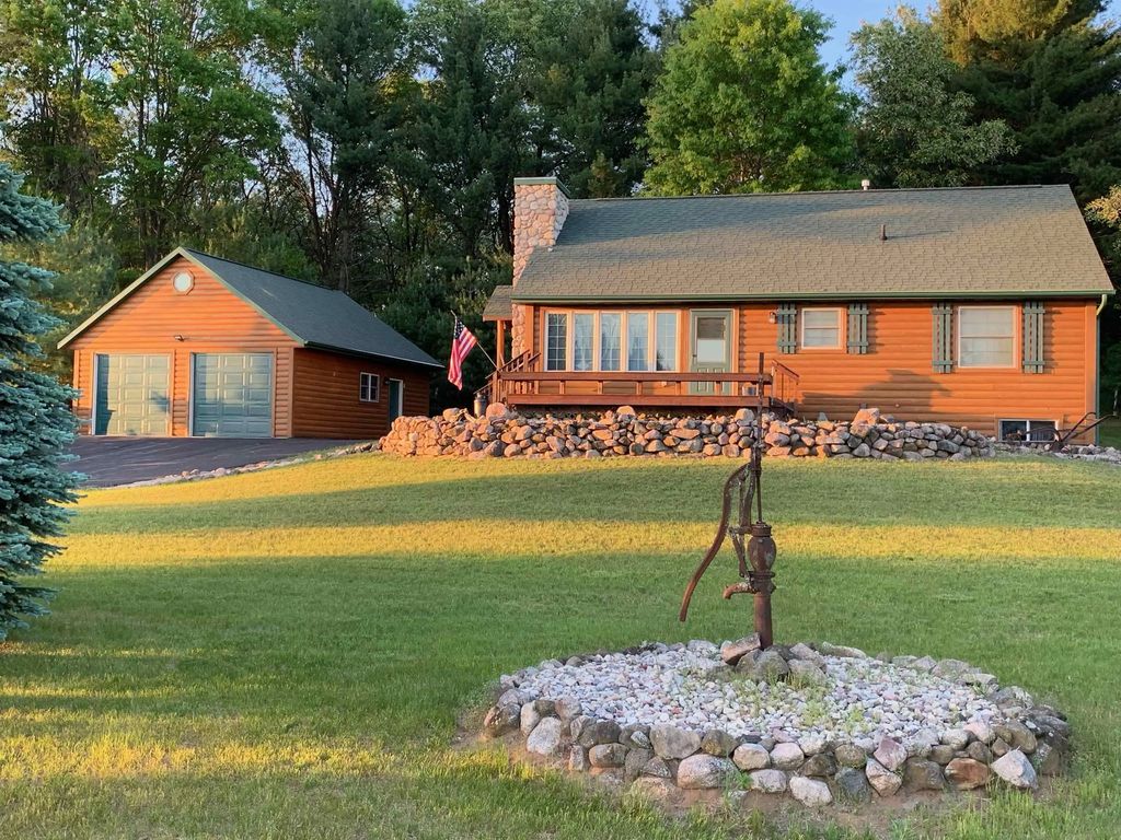 W9667 Angle Road, SHAWANO