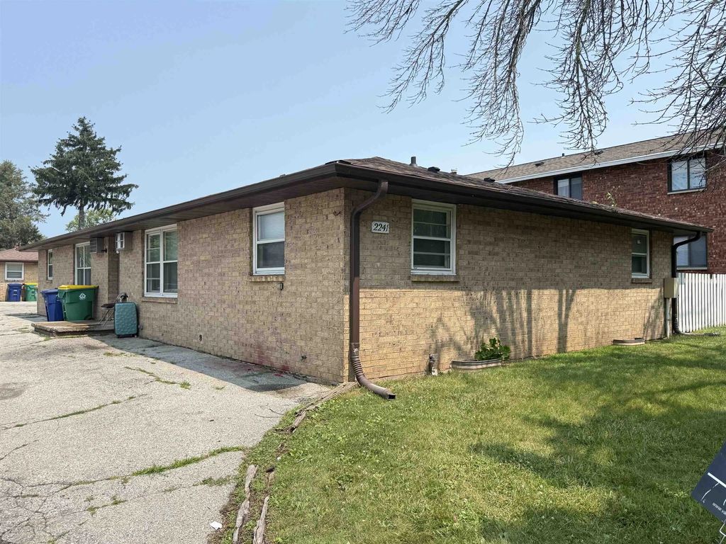 2241 Imperial Lane, GREEN BAY