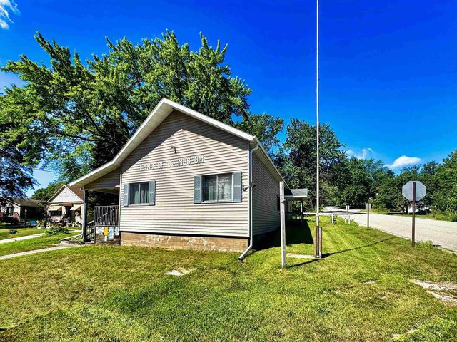 319 1st Street, WAUSAUKEE