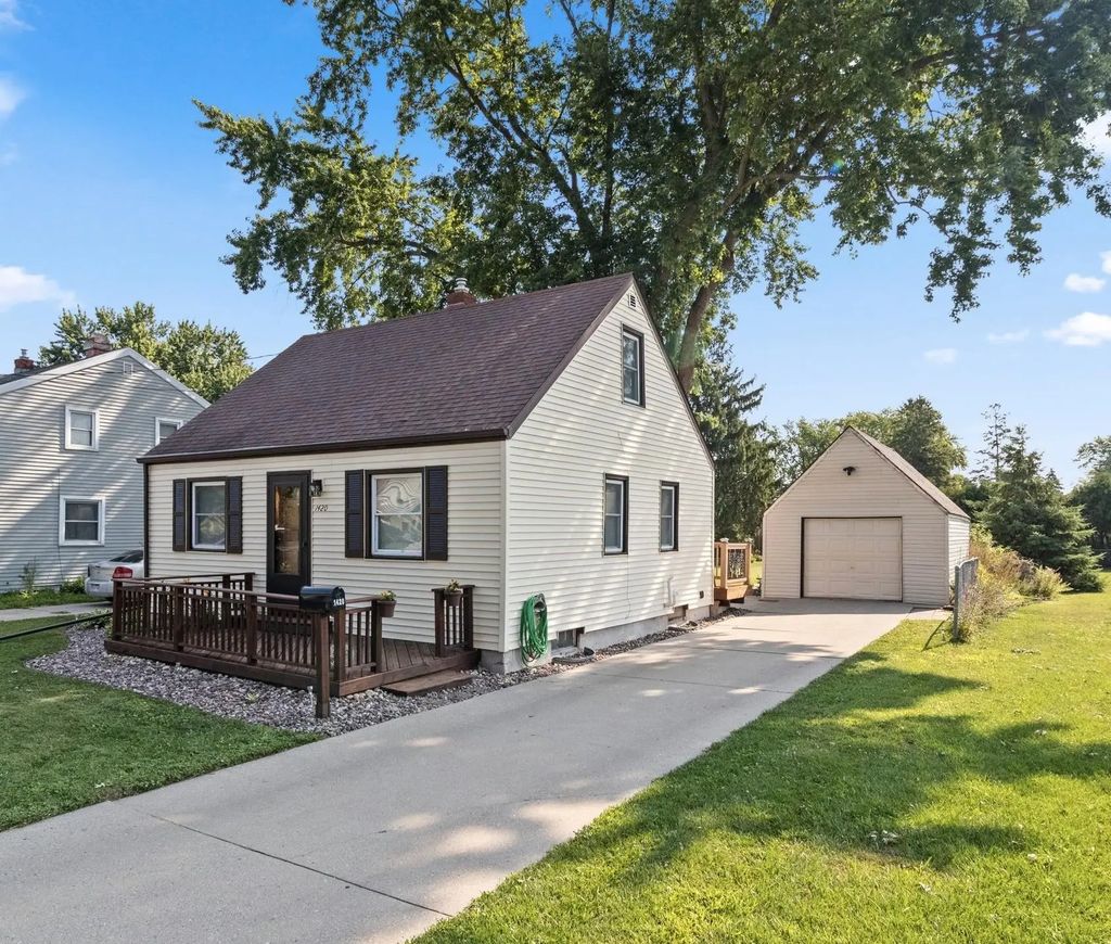 1420 N Charlotte Street, APPLETON