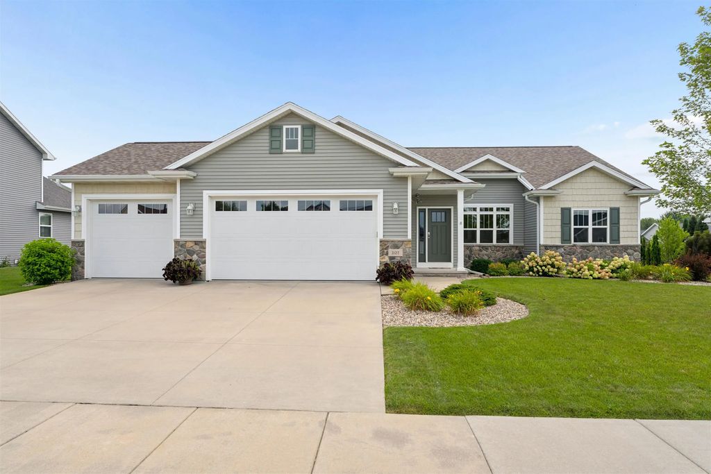 2127 W Kohl Drive, APPLETON