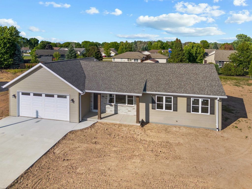 522 Rustic Ridge Lane, BRILLION