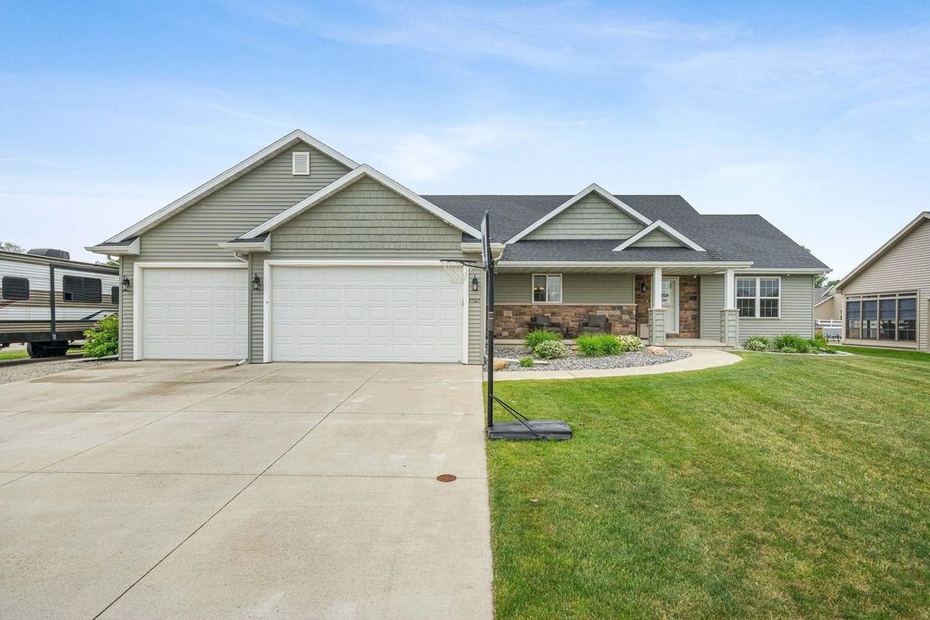 4866 N Wren Drive, APPLETON